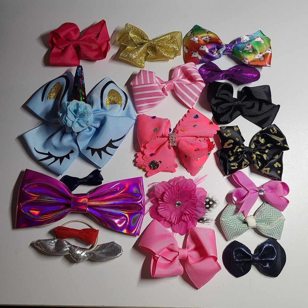 18 Assorted Hair Bows, Clips, and Hair Accessories